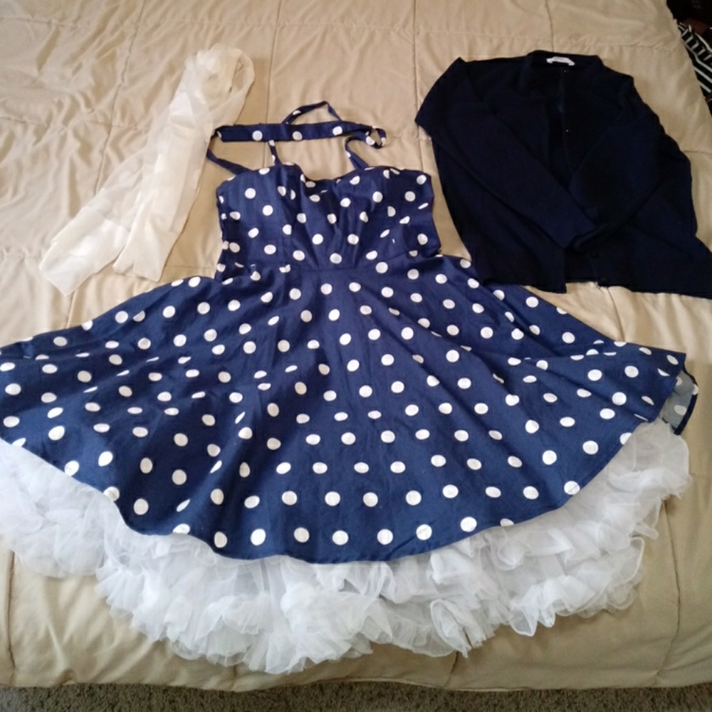 Pin up dress with cardigen and scarf